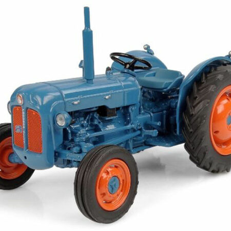 Universal Hobbies FORDSON DEXTA 1958 1:32