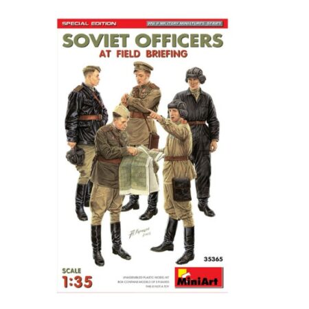 Miniart SOVIET OFFICIERS AT FIELD BRIEFING KIT 1:35