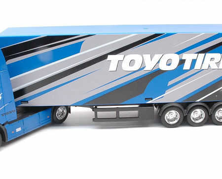 Burago VOLVO FH16 GLOBETROTTER 750 XXL "TOYO TYRES" BLUE 1:43