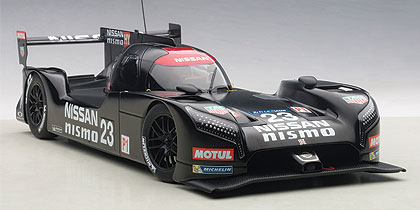 AutoArt NISSAN GT-R TEST CAR LE MANS 2015 LIMITED 1500 PCS 1:18