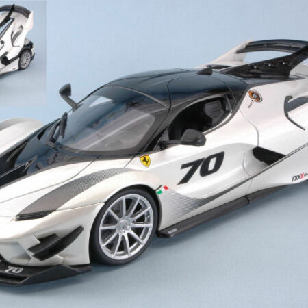 Burago FERRARI FXX-K EVO N.70 WHITE 1:18