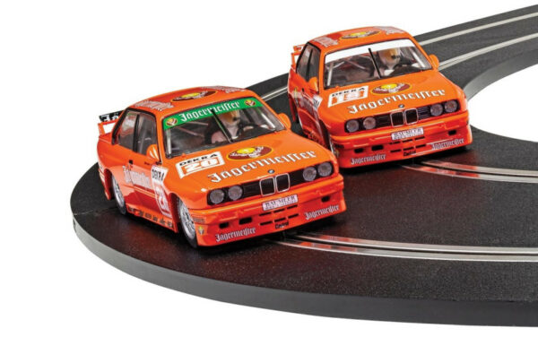 Scalextric BMW E30 M3 TEA JAGERMEISTER TWIN PACK Pz.2 SLOT 1:32