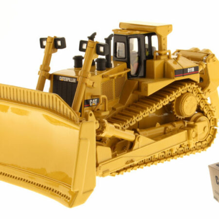 Diecast Master CAT D11R TRACK TYPE TRACTOR 1:50