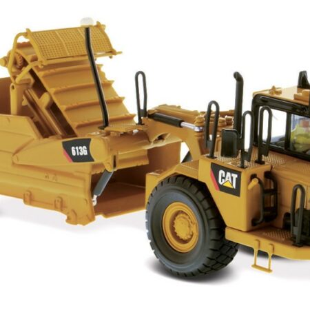 Diecast Master CAT 613G WHEEL TRACTOR SCRAPER 1:50