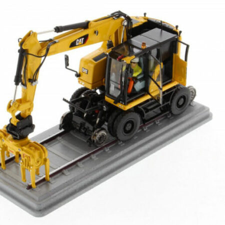 Diecast Master CAT M323F RAILROAD WHEELED EXCAVATOR 1:50