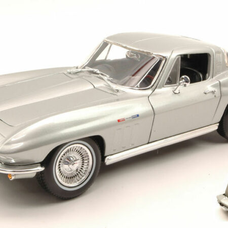 Maisto CHEVROLET CORVETTE 1965 SILVER 1:18