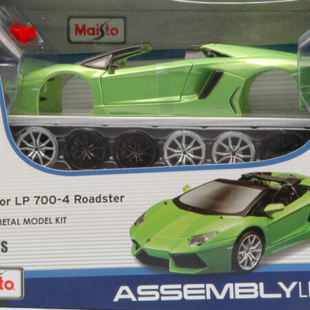 Maisto LAMBORGHINI AVENTADOR LP700-4 ROADSTER KIT 1:24