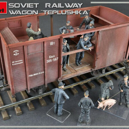 Miniart SOVIET RAILWAY WAGON TEPLUSHKA KIT 1:35