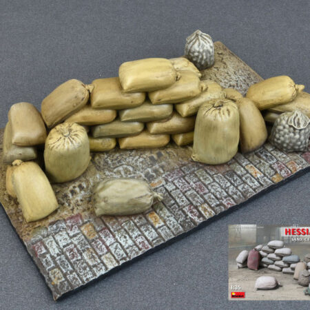 Miniart HESSIAN BAGS (SAND, CEMENT, VEGETABLES ETC.) KIT 1:35