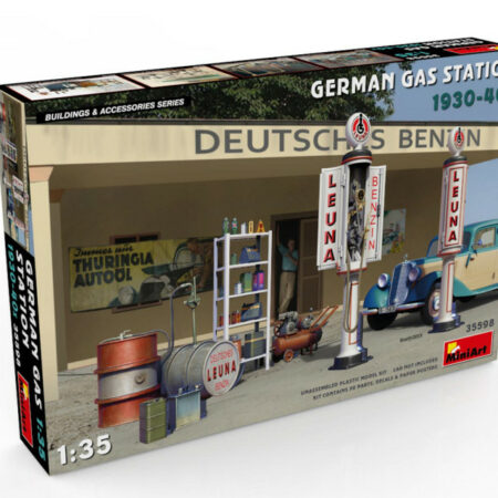 Miniart GERMAN GAS STATION 1930-40s KIT 1:35