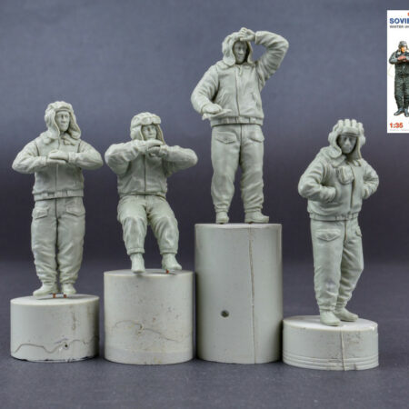 Miniart SOVIET TANK CREW 1970-80s KIT 1:35