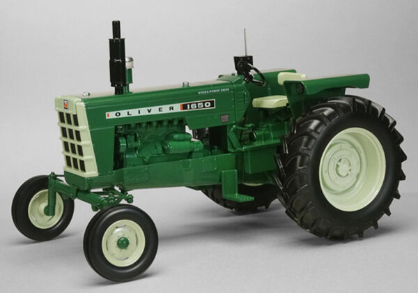 SpecCast OLIVER 1650 WIDE FRONT DIESEL TRACTOR WITH RADIO 1:16