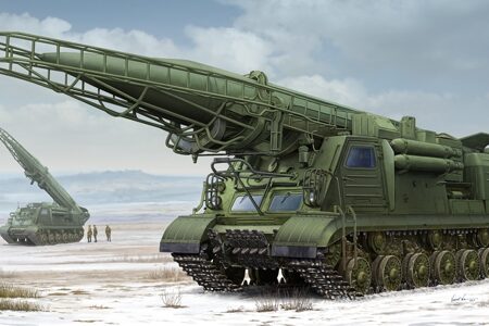 Trumpeter EX SOVIET 2P19 LAUNCHER WITH R-17 MISSILE KIT 1:35