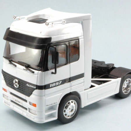 Welly MERCEDES ACTROS WHITE 1:32