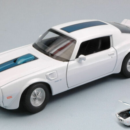 Welly PONTIAC FIREBIRD TRANS AM 1972 WHITE W/BLUE STRIPE 1:24-27