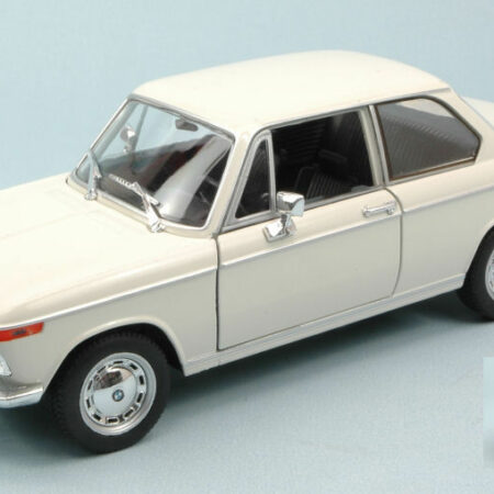 Welly BMW 2002 Ti 1972 WHITE 1:24