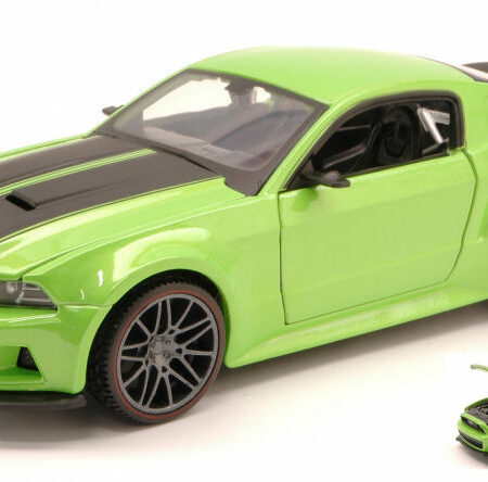 Maisto FORD MUSTANG STREET RACER 2014 GREEN/BLACK 1:24