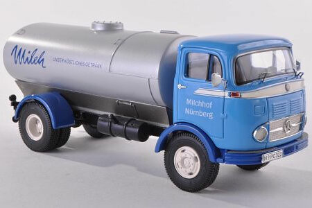 Premium Classixxs MERCEDES LP911 TANKWAGEN MILCH 1:43