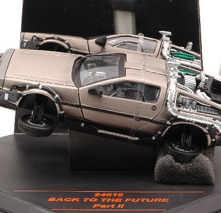 Vitesse DE LOREAN "BACK TO THE FUTURE 2" TIME MACHINE FLYING VERSION 1:43