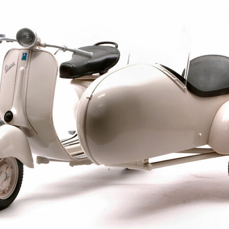 New Ray VESPA PIAGGIO 150 C/SIDECAR 1:6