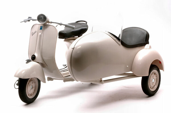 New Ray VESPA PIAGGIO 150 C/SIDECAR 1:6