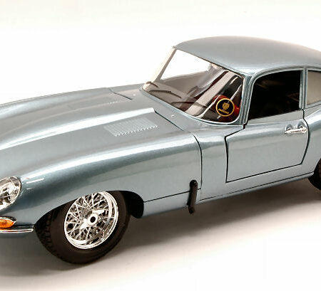 Burago JAGUAR E COUPE' 1961 SILVERBLUE 1:18