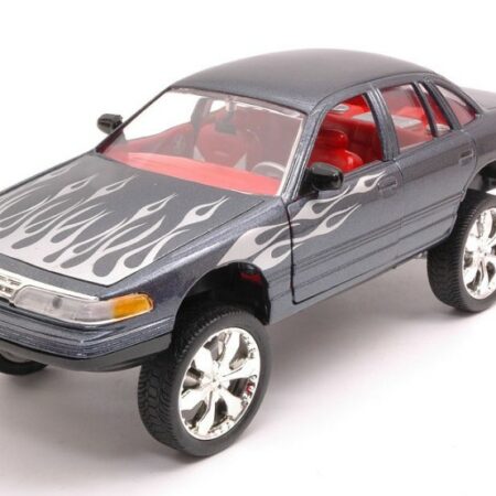 MotorMax FORD CROWN VICTORIA 1998 GREY METALLIC W/FLAMES 1:24