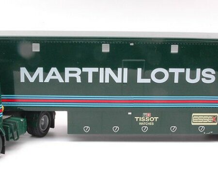 Ixo Model VOLVO F88 LOTUS MARTINI RACE TRANSPORT 1:43