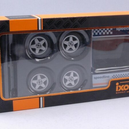 Ixo Model SET PNEUMATICI SPEEDLINE 1:18