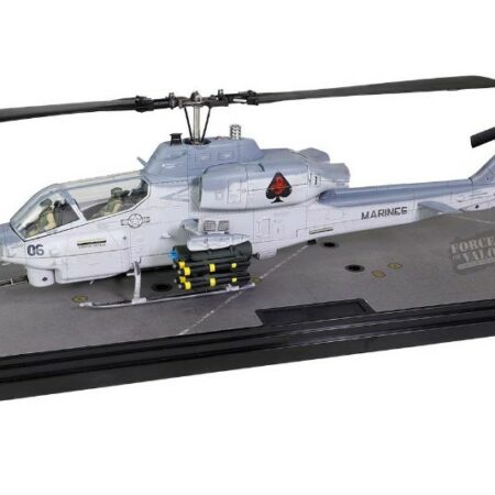 Forces of Valor ELICOTTERO BELL AH-1W WHISKEY COBRA ATTACK SQUADRON 267 1:48