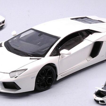 Welly LAMBORGHINI AVENTADOR LP 700-4 WHITE 1:24