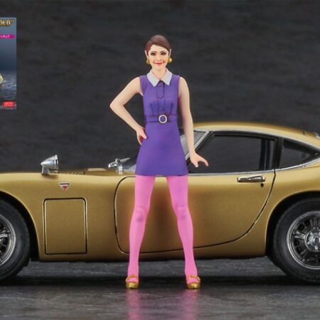 Hasegawa TOYOTA 2000 GT GOLD W/GIRL FIGURE KIT 1:24