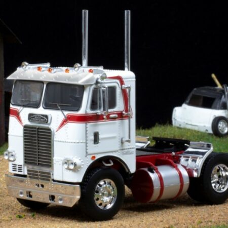 Ixo Model FREIGHTLINER COE 1976 WHITE/RED 1:43