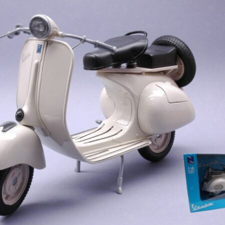 New Ray VESPA PIAGGIO 150 VL1T 1963 AVORIO 1:6