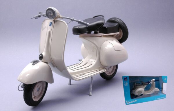 New Ray VESPA PIAGGIO 150 VL1T 1963 AVORIO 1:6