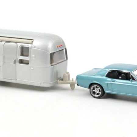 Norev FORD MUSTANG 1968 METALLIC BLUE AND AIRSTREAM CARAVAN 1:43