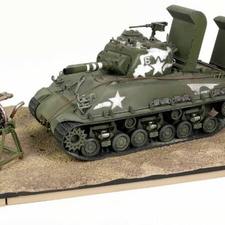 Forces of Valor SHERMAN M4A3 (105) HVSS U.S.MEDIUM TANK 1945 1:32