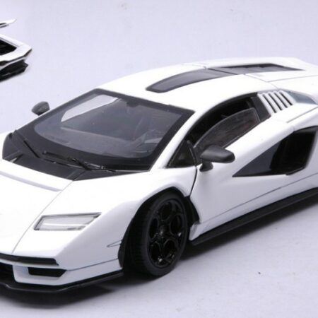 Welly LAMBORGHINI COUNTACH LPI 800-4 WHITE 1:24