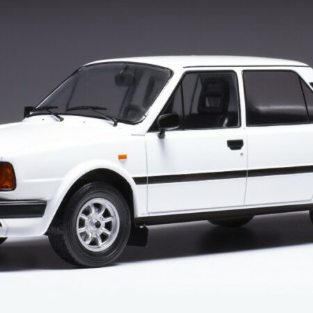 Ixo Model SKODA 130 L 1988 WHITE 1:18