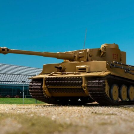 Corgi TIGER 131 RESTORED AND OPERATED BY THE TANK MUSEUM BOVINGTON 1:50