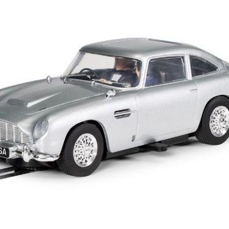 Scalextric JAMES BOND ASTON MARTIN DB5 "GOLDFINGER" SLOT 1:32