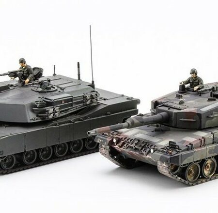 Hasegawa M1 ABRAMS & LEOPARD 2  KIT 1:72