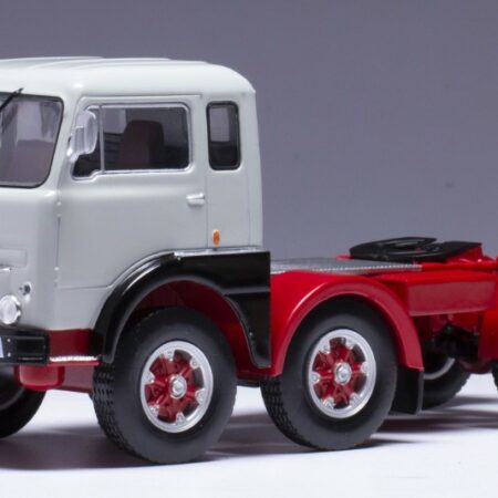 Ixo Model FIAT 690 T1 1961 GREY 1:43