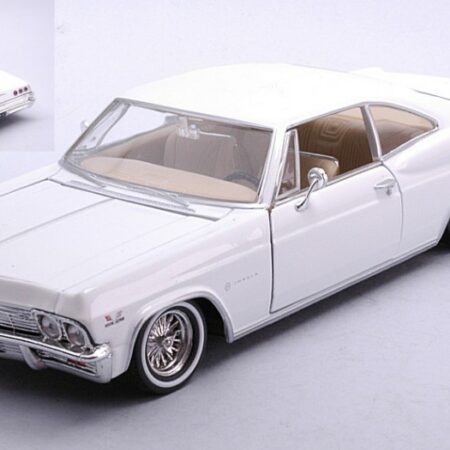 Welly CHEVROLET IMPALA SS396 COUPE' 1965 LOW RIDER WHITE 1:24