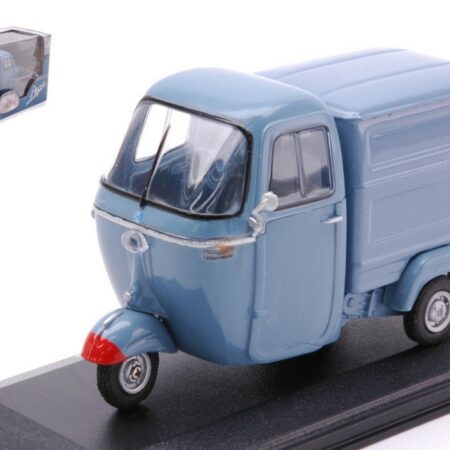 Italeri APE D450 FURGONE 1964 LIGHT BLUE 1:32