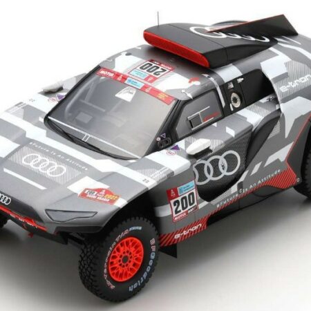 Spark Model AUDI RS Q e.TRON N.200 DAKAR 2022 S.PETERHANSEL-E.BOULANGER 1:18