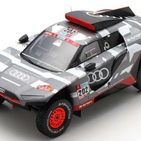 Spark Model AUDI RS Q e-TRON N.202 DAKAR 2022 C.SAINZ-L.CRUZ 1:18