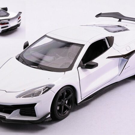 Welly CHEVROLET CORVETTE Z06 2023 WHITE 1:24