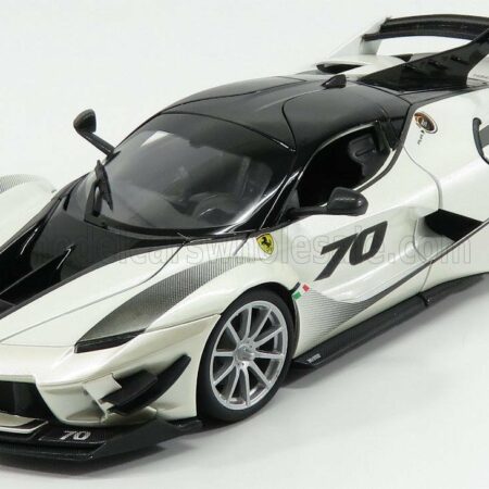 BURAGO 1/18 FERRARI | FXX-K EVO N 70 HYBRID 6.3 V12 1050hp 2018 | WHITE PEARL MET SILVER