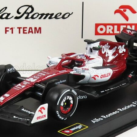 BURAGO 1/43 ALFA ROMEO | F1  C42 TEAM ORLEN RACING N 24 BAHRAIN GP 2022 GUANYU ZHOU - WITH HELMET AND PLASTIC SHOWCASE - EXCLUSIVE CARMODEL | WHITE RED MET